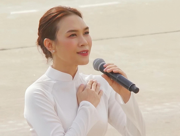 Mỹ Tâm đã chạm đến trái tim của đông đảo khán giả nhờ hành động ý nghĩa. Ảnh: FBNV