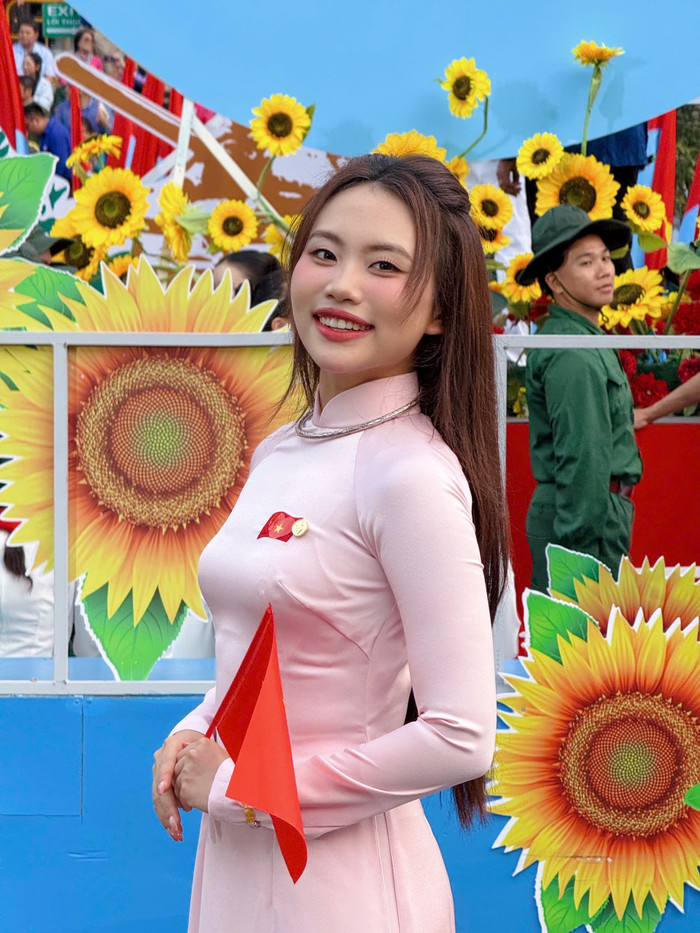 Khoảnh khắc trên sân khấu của Phương Mỹ Chi khiến cộng đồng mạng 'dậy sóng' Ảnh 5