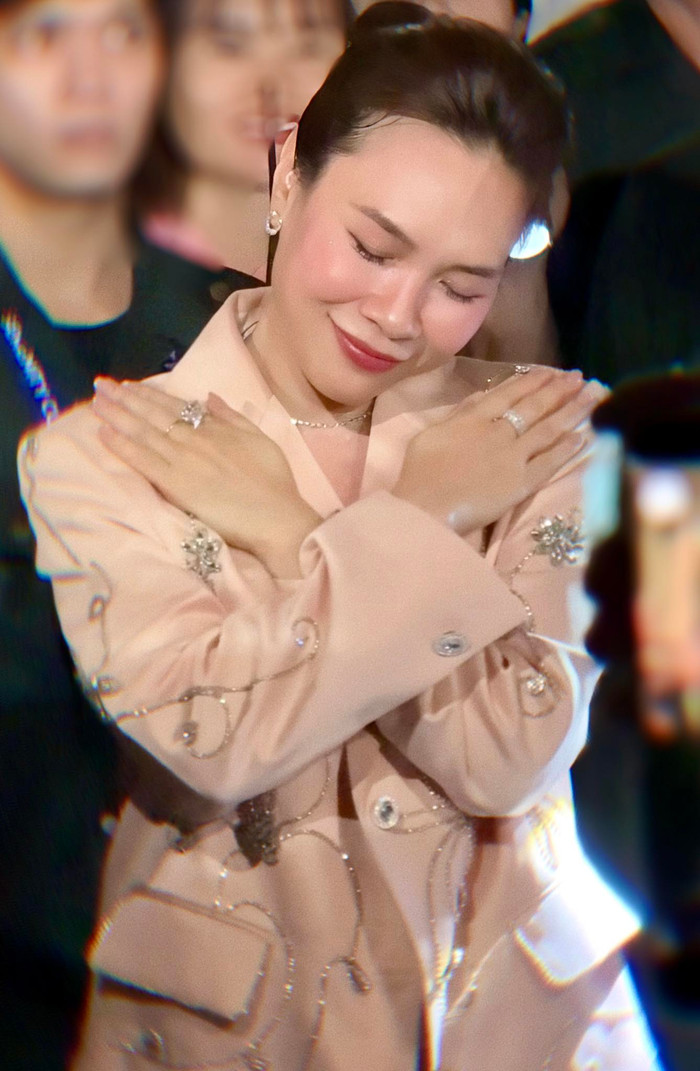 Phản ứng của Mỹ Tâm khi được fan gửi thiệp mời cưới Ảnh 3