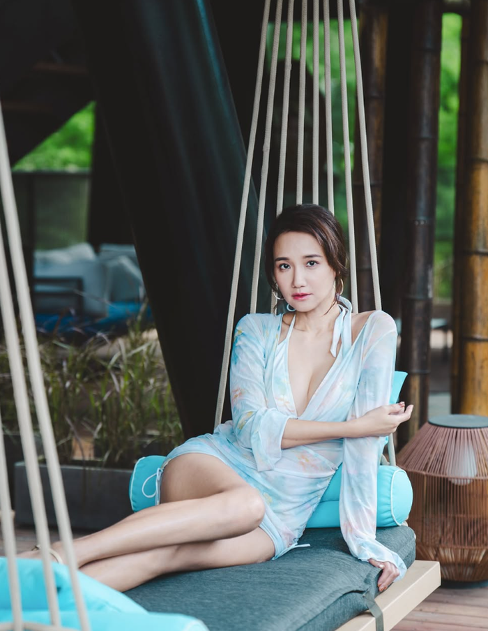 Hà Dư Văn được nhiều người hâm mộ khen ngợi cô ngày càng trẻ trung hậu ly hôn (Ảnh: ISNV).