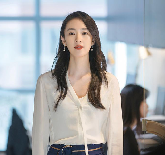 Đồng Dao khi vào vai Cố Giai. Ảnh chụp màn hình