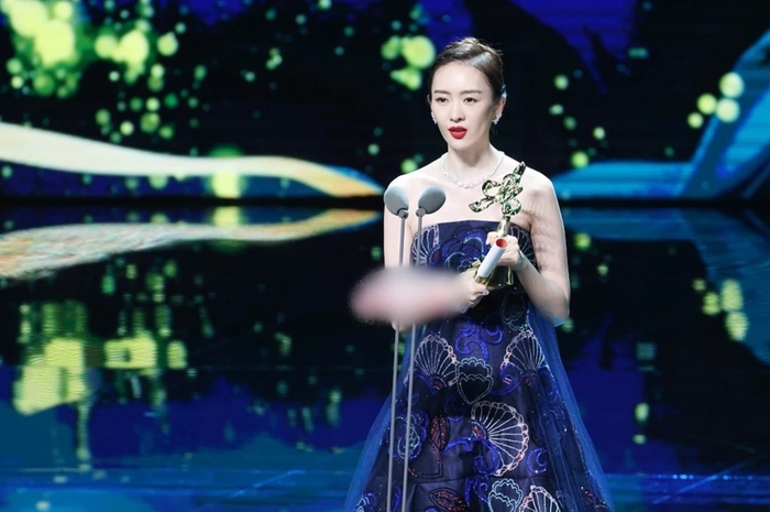 Đồng Dao nhận được giải thưởng lớn nhờ vai chính trong phim 30 chưa phải là hết. Ảnh: Sina