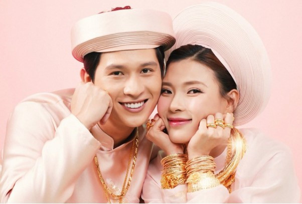 Hình ảnh của Thúy Diễm và bạn diễn trong phim Cưới vợ cho cha (Ảnh: NSX).