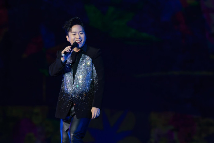 Dòng chia sẻ của Tùng Dương cho thấy mối quan tâm và sự lo ngại của nam ca sĩ về vấn nạn giả danh bằng trí tuệ nhân tạo. (Ảnh: FBNV)