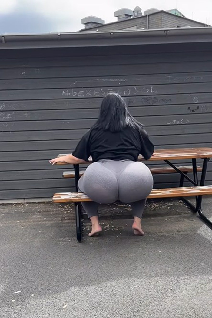 Cô gái chi hơn 3 tỷ đồng để sở hữu vòng 3 cực 'khủng', phải mua 2 vé mỗi khi đi máy bay Ảnh 2