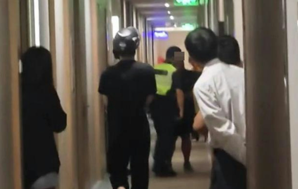 Người đàn ông đưa vợ và nhân tình đến cùng một khách sạn, vụ ngoại tình bị phanh phui gây náo loạn Ảnh 5