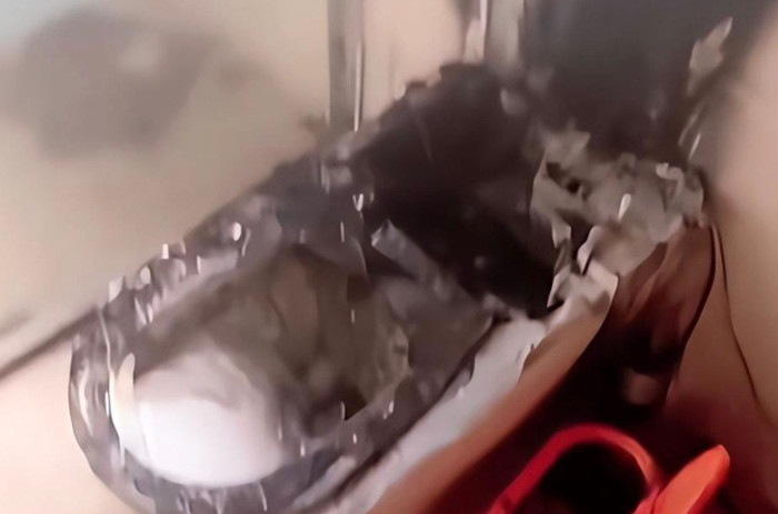 Đang đi du lịch, cô gái bàng hoàng nhận tin ngôi nhà biến thành 'bể bơi mini' Ảnh 1