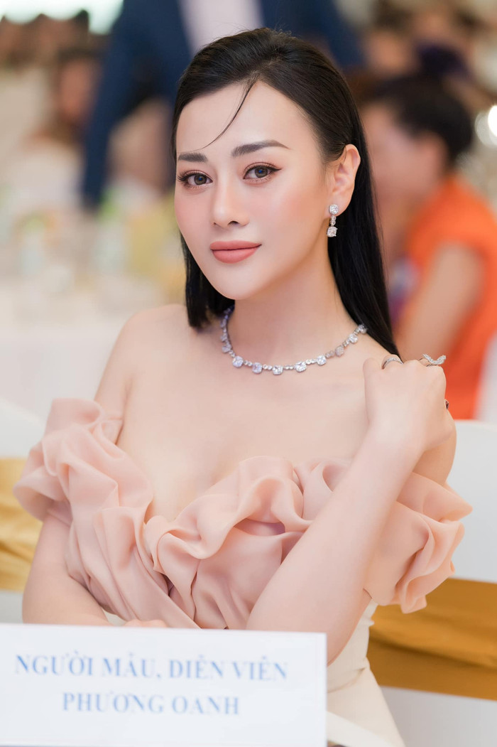 Phương Oanh là người mẫu, sau đó dần bước chân vào nghề diễn (Ảnh: FBNV).