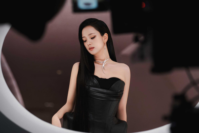 Nhan sắc của Jisoo khiến người hâm mộ ngày càng trầm trồ (Ảnh: ISNV).
