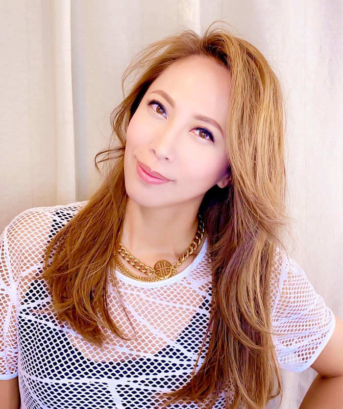 Nữ ca sĩ nổi tiếng bị ung thư vú, phải cắt bỏ hoàn toàn vòng 1 Ảnh 2