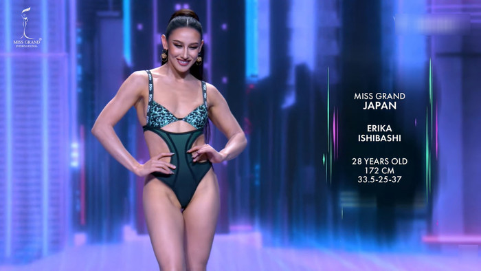 Phần thi bikini của người đẹp đến từ Nhật Bản gây chú ý ở đêm Bán kết Miss Grand. (Ảnh chụp màn hình từ Grand TV)