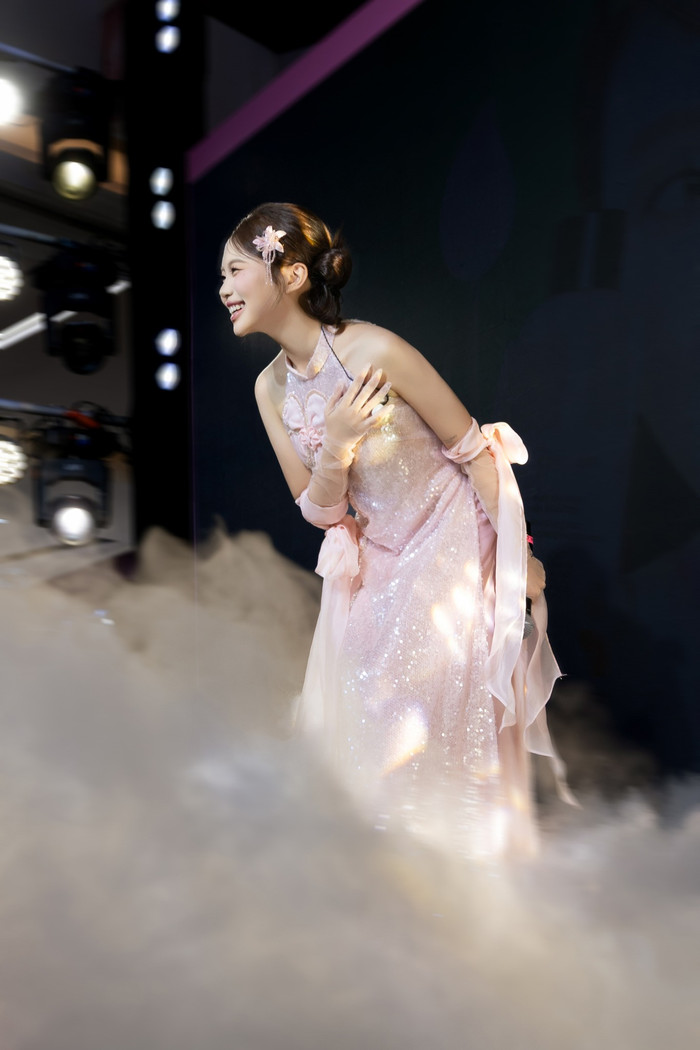 Hoa hậu nổi tiếng tuyên bố một câu khi nghe Phương Mỹ Chi hát live Ảnh 3