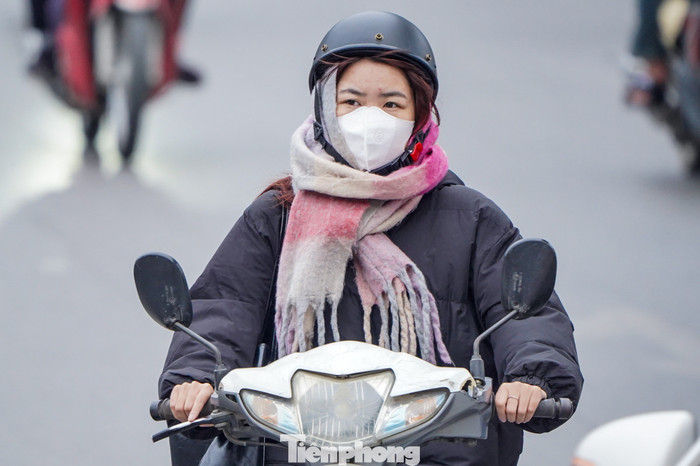 Theo dự báo, dự kiến từ ngày 19 đến ngày 22/10, Hà Nội đón 2 đợt không khí lạnh. Ảnh minh hoạ/báo Tiền Phong