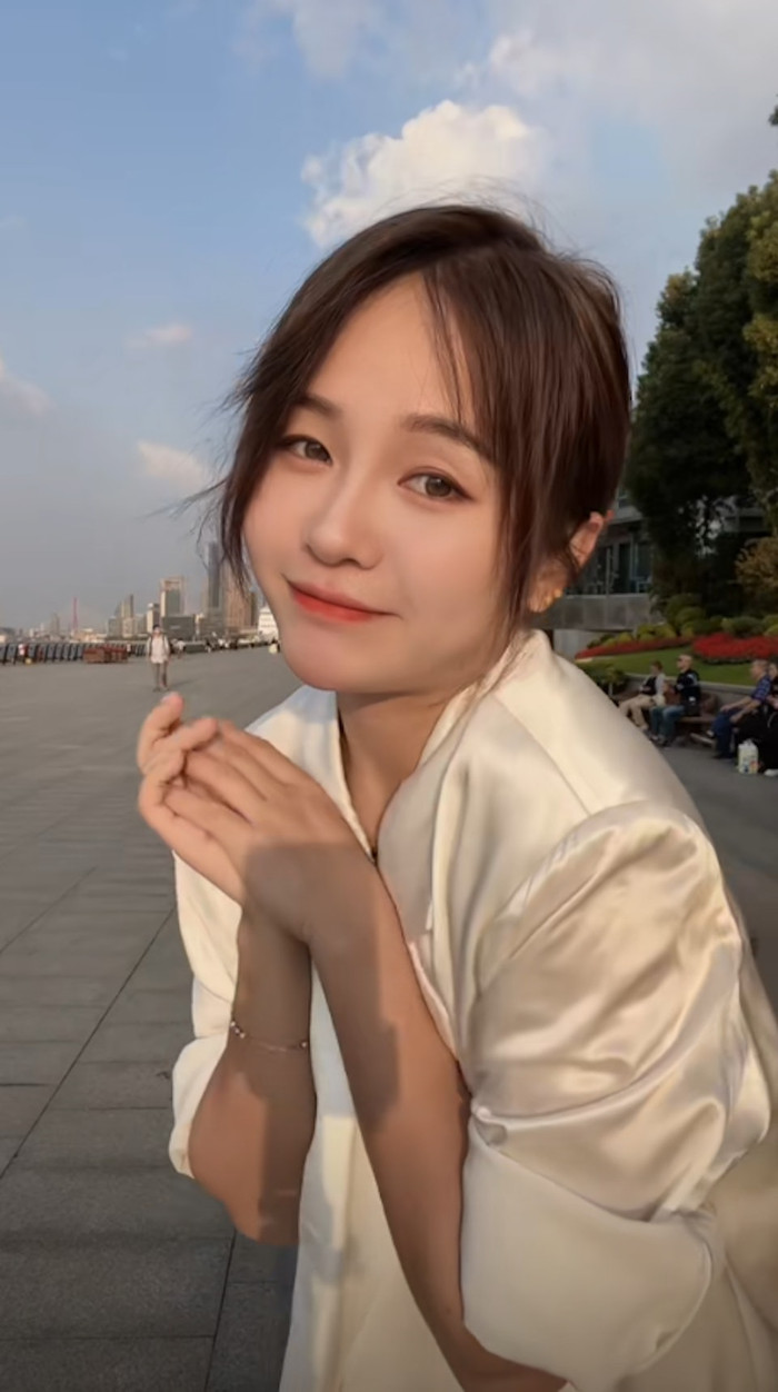 Nữ phát thanh viên xinh đẹp bị biến dạng gương mặt sau khi nhận gói hàng lạ Ảnh 3