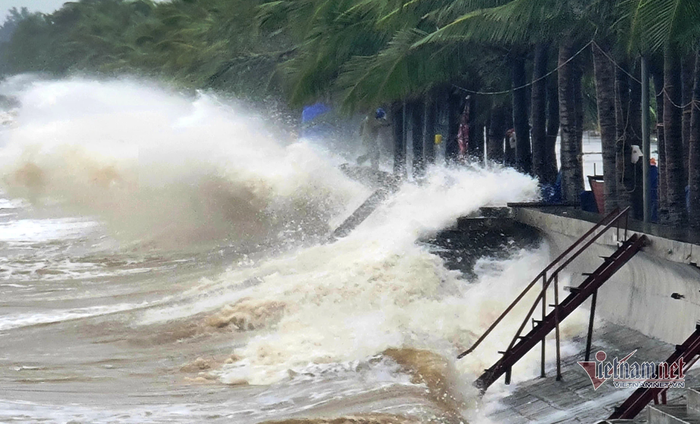 Áp thấp nhiệt đới có khả năng mạnh lên thành bão trên khu vực Biển Động. (Nguồn: VietNamNet)