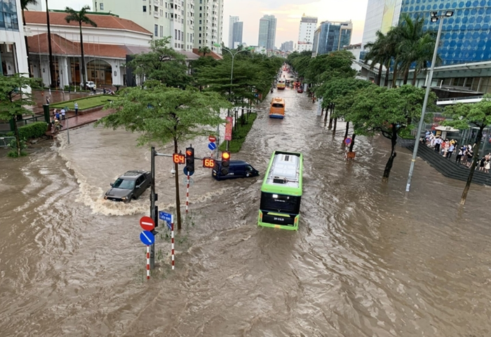 Trên khu vực Biển Đông còn khoảng 3 cơn bão/áp thấp nhiệt đới hoạt động. (Nguồn: Quân đội nhân dân)