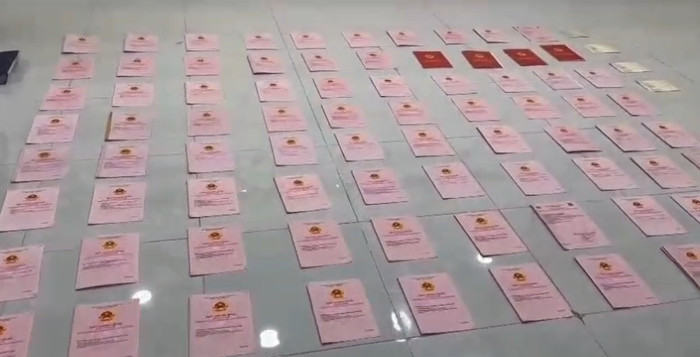 80 sổ đỏ được tìm thấy trong két sắt nhà Ngân 98.