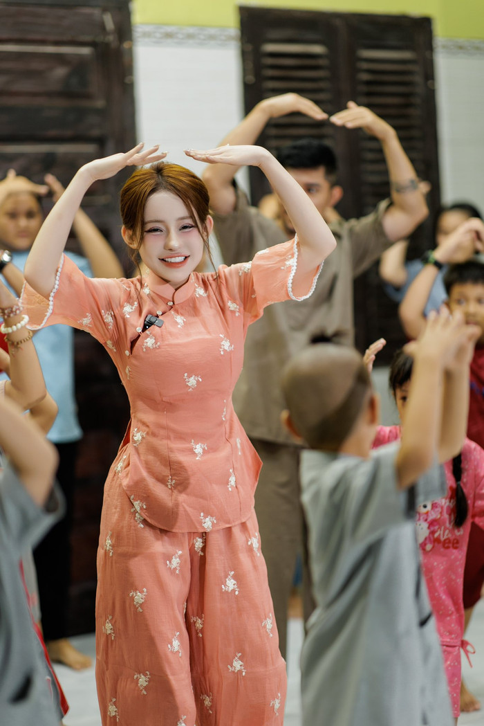 Cơ quan Cảnh sát điều tra TP.HCM sẽ xác minh từng tài sản trong két sắt xem có thuộc quyền sở hữu của Ngân 98 hay có liên quan đến hành vi phạm tội hay không.