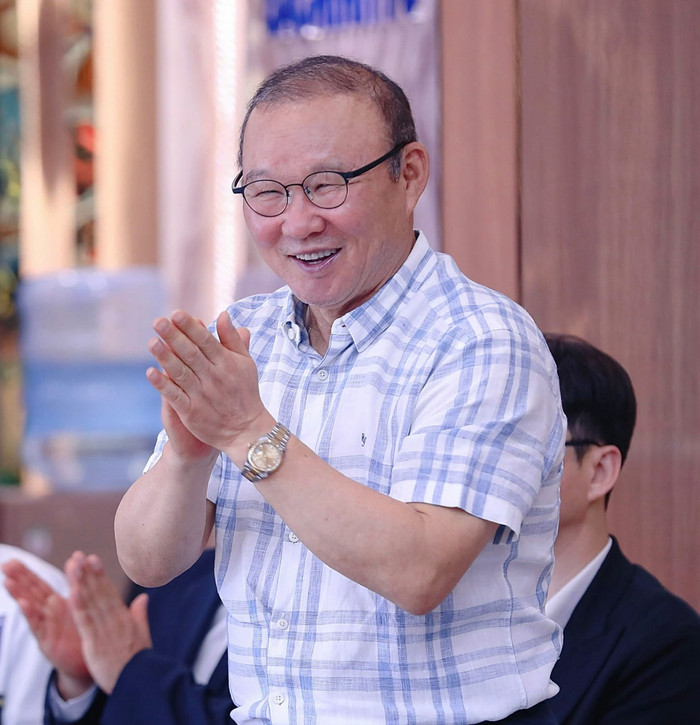 HLV Park Hang Seo rất khó đến Indonesia. Ảnh: CLB Bắc Ninh