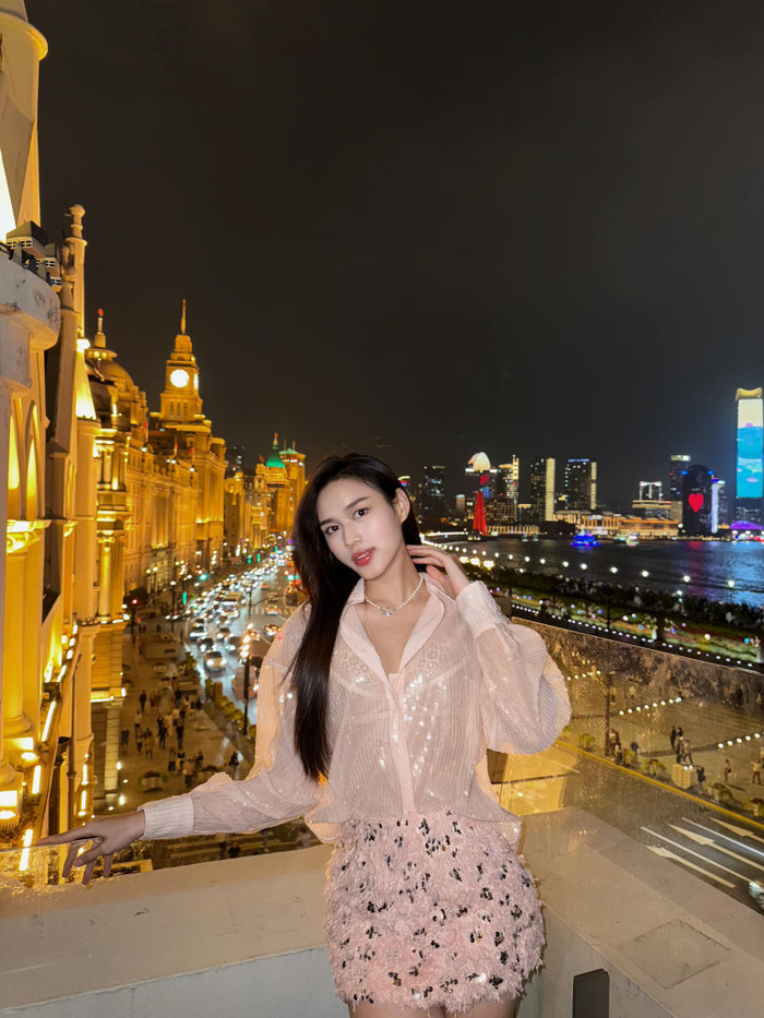 Đỗ Thị Hà từng được bắt gặp đi du lịch với Viết Vương. Ảnh: FBNV