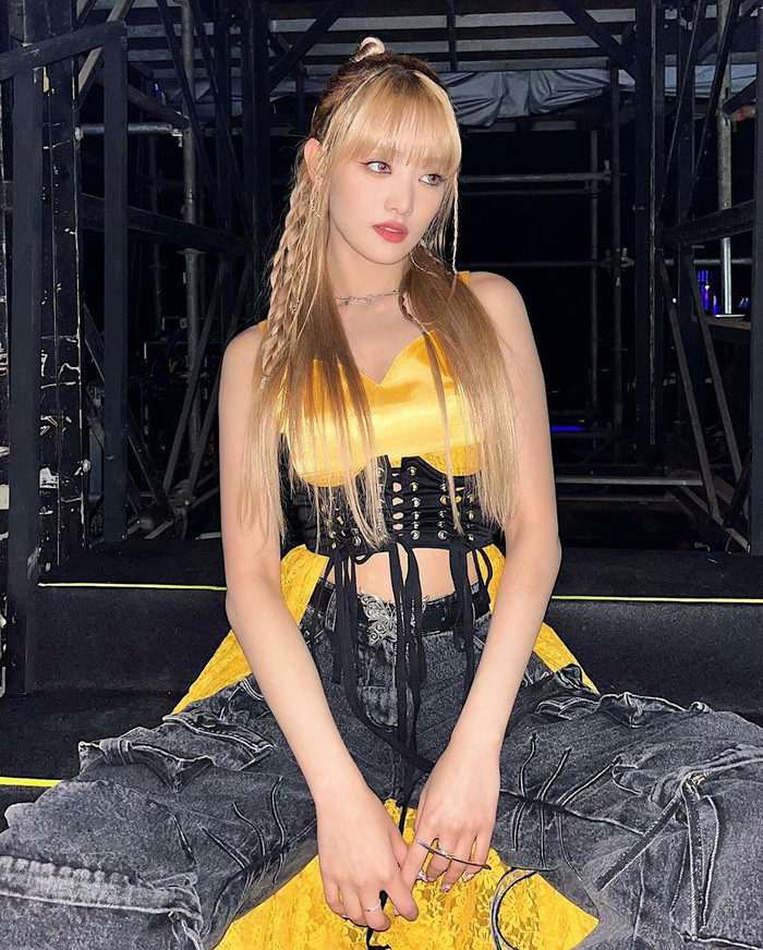 Nữ ca sĩ diện đồ khoe nội y lộ liễu khi đi sự kiện, cư dân mạng chỉ trích gay gắt Ảnh 1