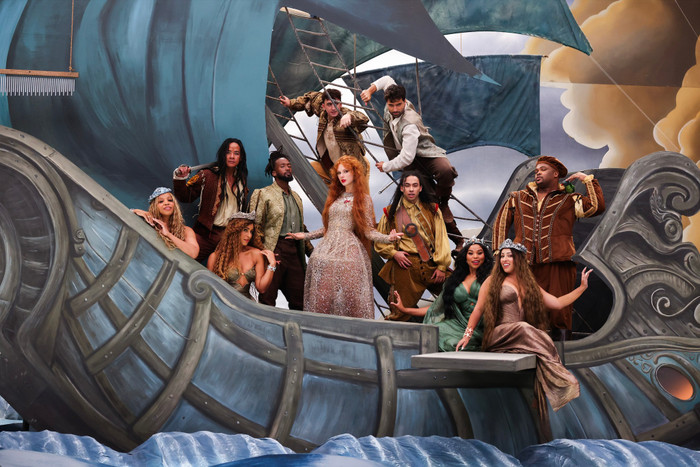 Taylor Swift chễm chệ debut No.1 Billboard HOT 100 theo cách không ai ngờ Ảnh 1