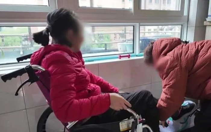 Người đàn ông bỏ rơi vợ liệt toàn thân, chiếm đoạt tiền bán nhà rồi trốn biệt 5 năm: 'Thà đi tù còn hơn' Ảnh 2