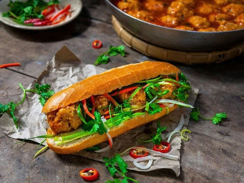 Bánh mì là món ăn Việt Nam được nhiều người nước ngoài ưa thích. Ảnh minh họa