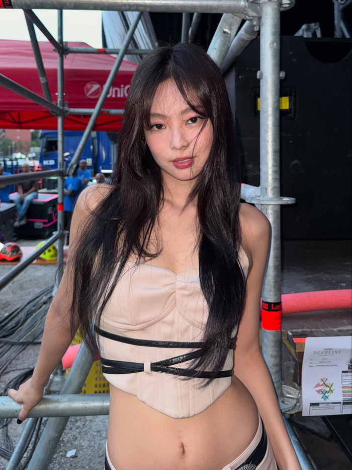 Jennie vô tình bị ảnh hưởng vì sự việc ngoài ý muốn. Ảnh: IGNV