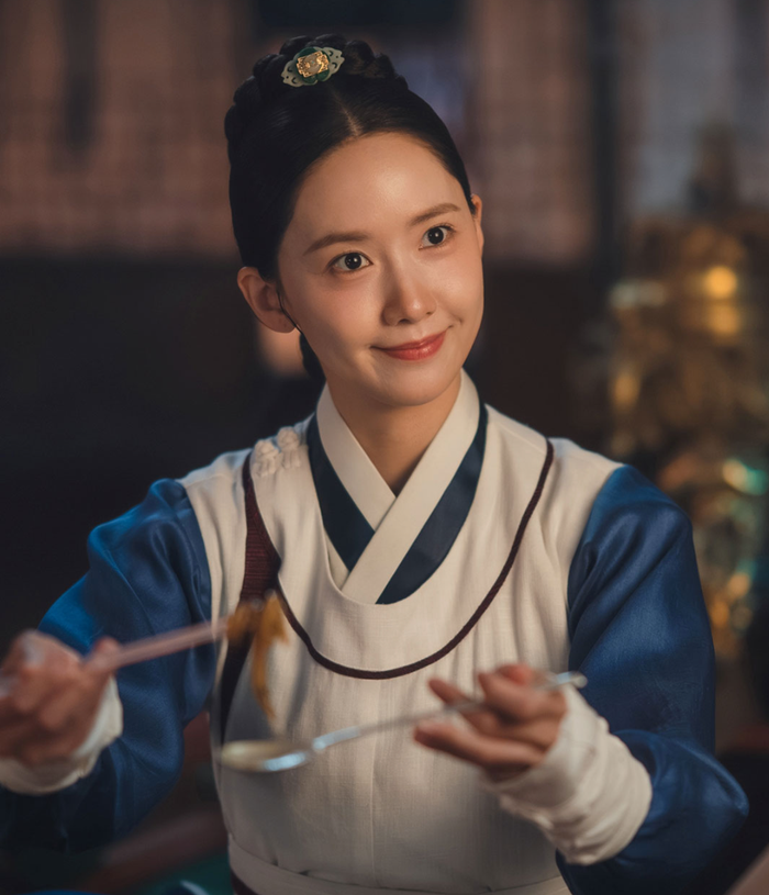 Hình ảnh của Yoona trong bộ phim gần đây Ngự Trù Của Bạo Chúa (Ảnh: Netflix).