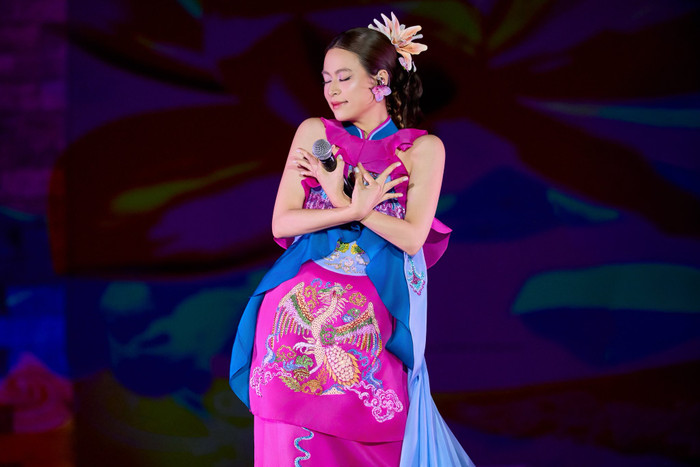 Hình ảnh nóng bỏng đến nghẹt thở của Hoàng Thùy Linh Ảnh 1