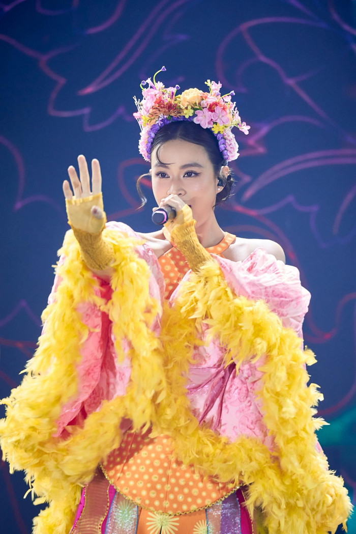 Hình ảnh nóng bỏng đến nghẹt thở của Hoàng Thùy Linh Ảnh 8