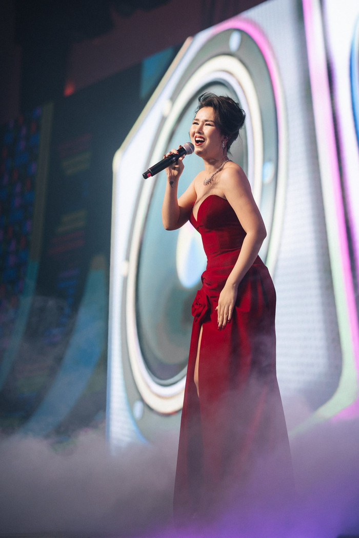 Võ Hạ Trâm sẽ song ca cùng nữ ca sĩ nổi tiếng toàn thế giới? Ảnh 3