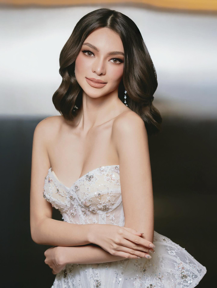 Ở tuổi 30, người đẹp đã có hơn một thập kỷ hoạt động trong lĩnh vực giải trí và sắc đẹp. (Ảnh FBNV)