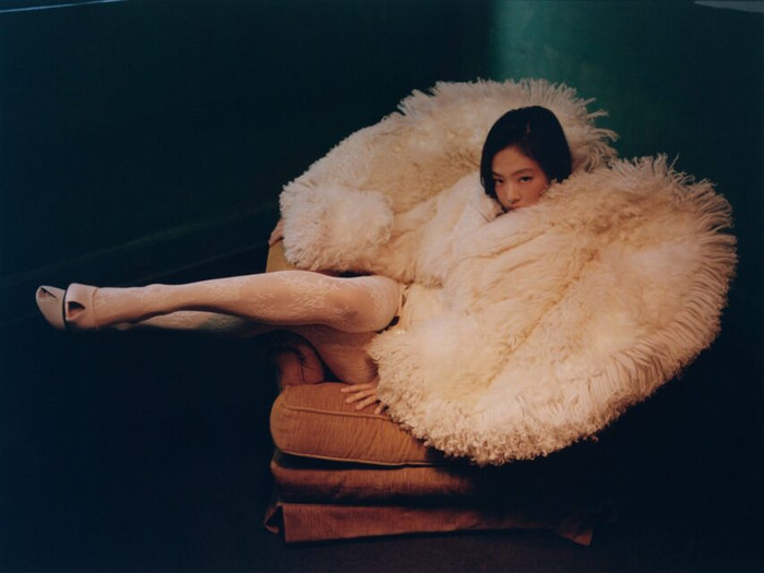 Ai bảo Jennie đã sợ mặc hở? Loạt ảnh mới của cô đang khiến thế giới tranh cãi dữ dội 'gợi cảm hay phản cảm' Ảnh 4