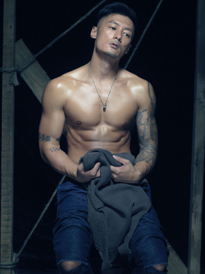 Ca sĩ từng là 'nam thần showbiz' nay bị bắt gặp với ngoại hình già nua, nhìn ảnh quá khứ fan tiếc đứt ruột Ảnh 5