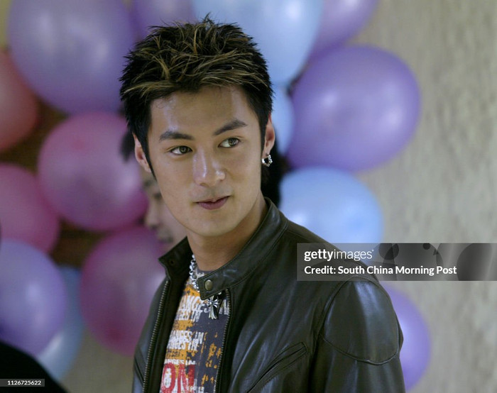 Ca sĩ từng là 'nam thần showbiz' nay bị bắt gặp với ngoại hình già nua, nhìn ảnh quá khứ fan tiếc đứt ruột Ảnh 1