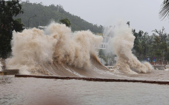 Bão số 11 (Matmo) liên tục mạnh thêm khi tiến vào Biển Đông. Ảnh minh hoạ