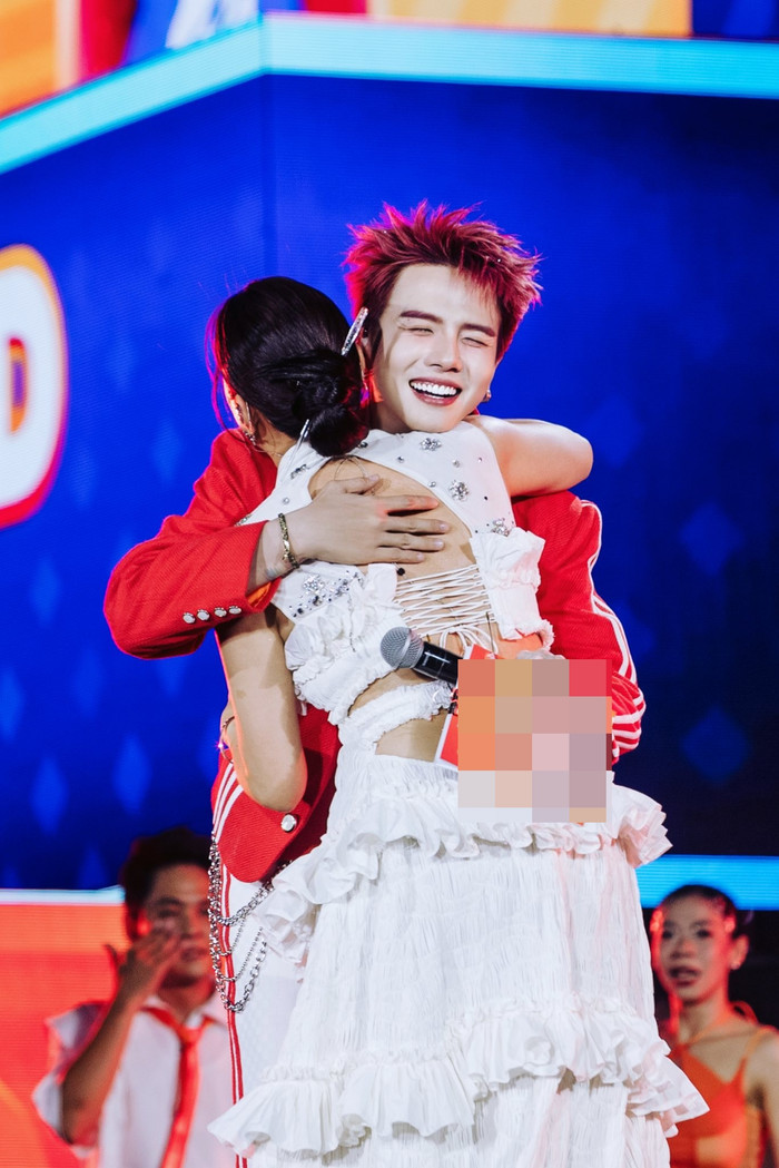 Nam diễn viên xúc động khi gặp lại Mỹ Tâm sau 9 năm: 'Chị vẫn luôn quý mến em như ngày đầu' Ảnh 2