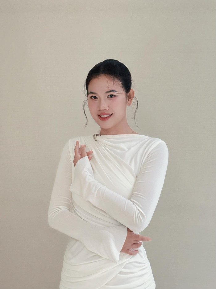 Ánh Viên khéo khoe vẻ xinh đẹp. Ảnh: FBNV