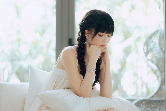 Ngọc Trinh khá kín đáo, hạn chế chia sẻ về đời tư. Ảnh: IGNV