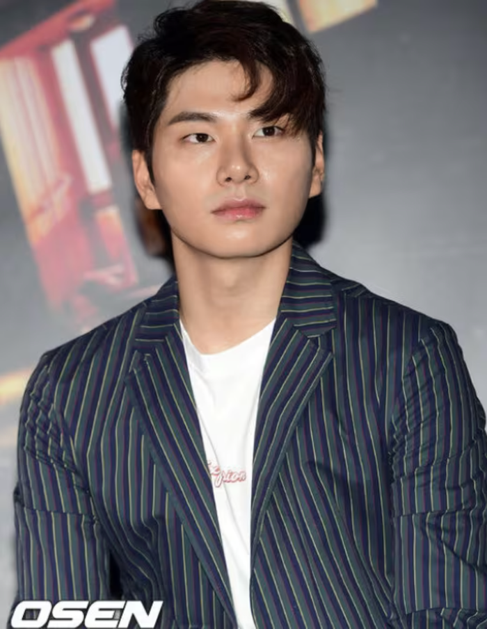Phía Lee Yi Kyung phủ nhận tin đồn nam diễn viên quấy rối tình dục khán giả. Ảnh: OSEN