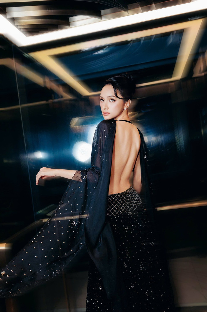 Hương Giang luôn toát lên vẻ tự tin và quyến rũ, khiến nhiều người phải trầm trồ khen ngợi (Ảnh: FBNV).