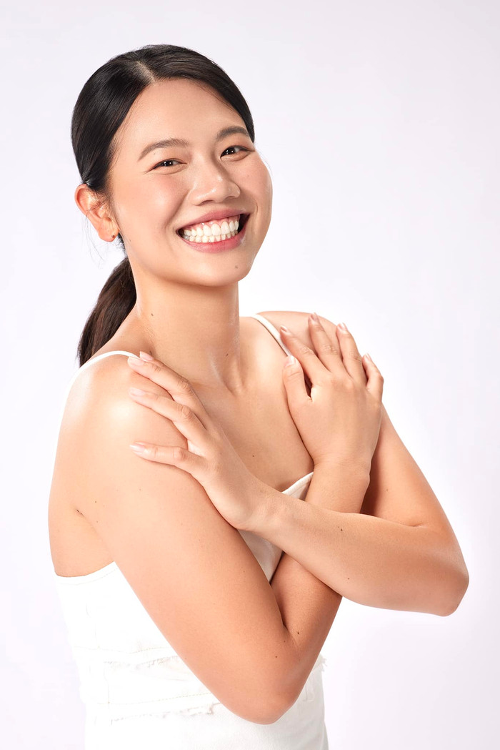 Ánh Viên luôn nở nụ cười tươi rói mỗi khi chụp hình. Ảnh: FBNV