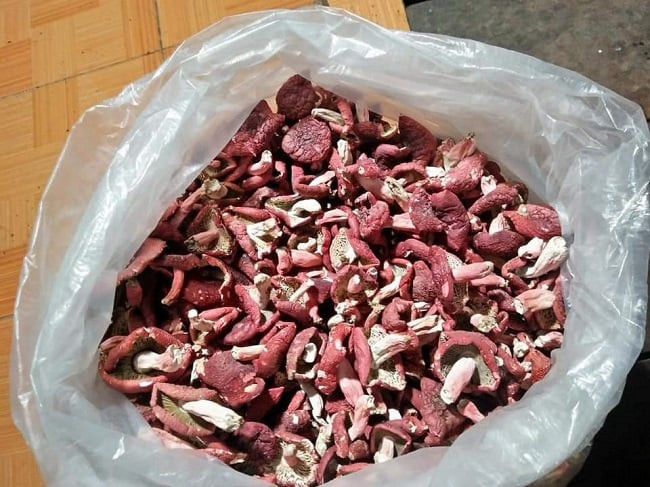Nấm chẹo khô có thể lên đến 2 triệu đồng/kg.&nbsp;