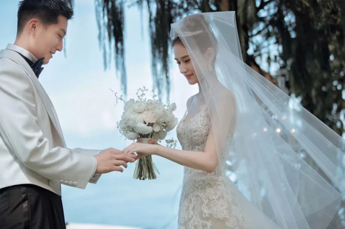 Cả hai đã tổ chức đám cưới hoành tráng nhất nhì showbiz tại Bali.