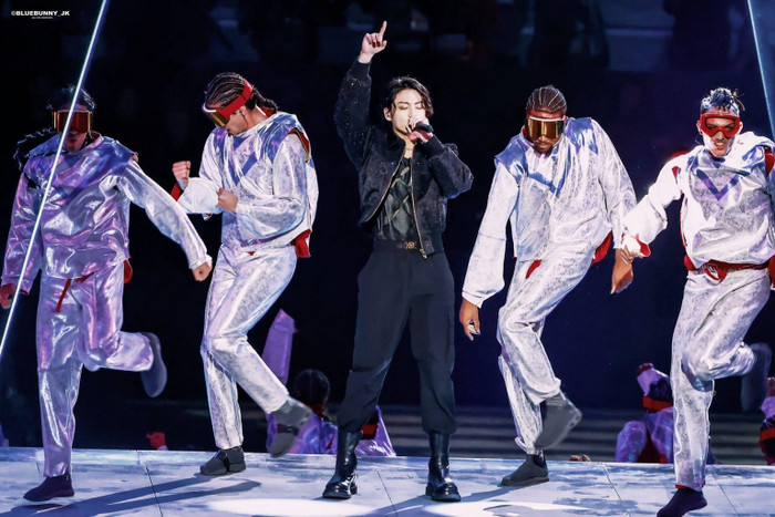 Phần trình diễn solo của Jungkook tại sân khấu World Cup cũng gây viral