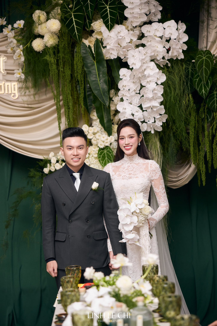 Hình ảnh nàng hậu bên cạnh chú rể Viết Vương - thiếu gia tập đoàn nghìn tỷ (Ảnh: Linh Le Chi Photography).