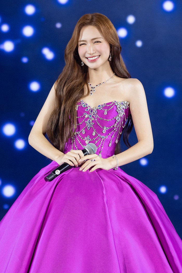 Hòa Minzy luôn để lại ấn tượng khó quên trong lòng khán giả mỗi khi xuất hiện (Ảnh: FBNV).