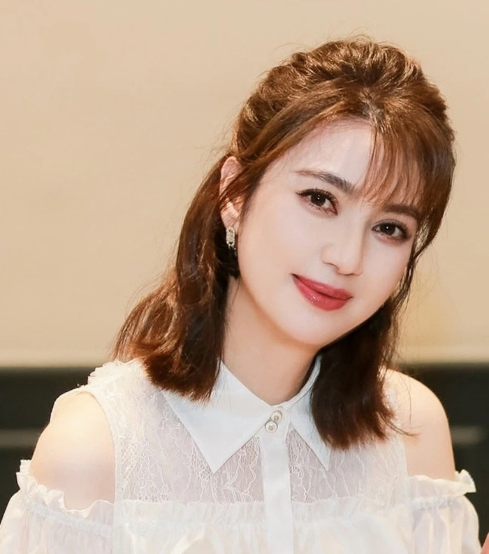 Hồng Hân thông báo ly hôn sau khi chồng nhiều lần vướng tin ngoại tình. (Ảnh Weibo)